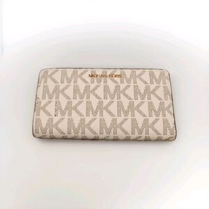 Michael Kors 32T5GTTE9B Jet Set Travel Continental Wristlet Wallet - Vanilla